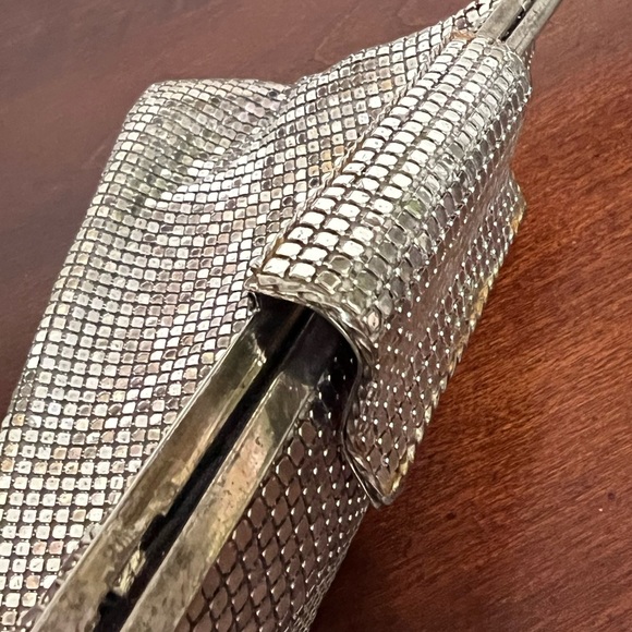 Whiting and Davis vintage mesh clutch bag evening clasp closure silver toned - Picture 4 of 13